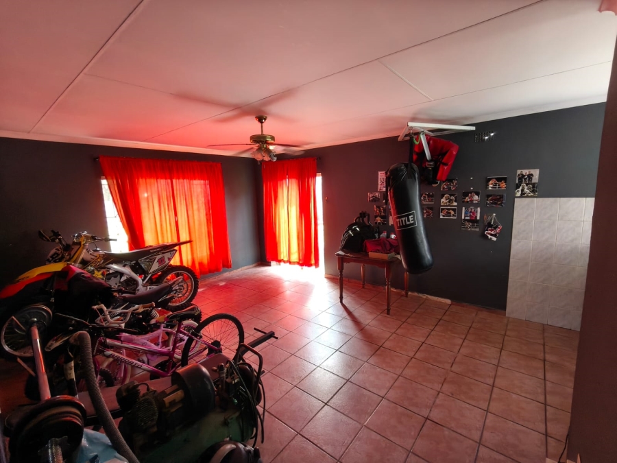 3 Bedroom Property for Sale in Rustenburg Central North West